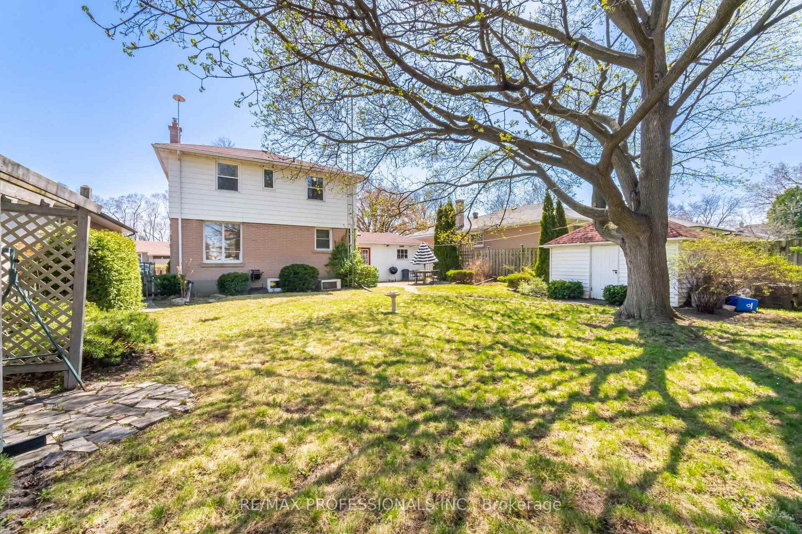 Detached House for sale at 77 Bedford Park Avenue, Richmond Hill, Ontario, L4C 2N9 - Crosby - MLS: N12680072