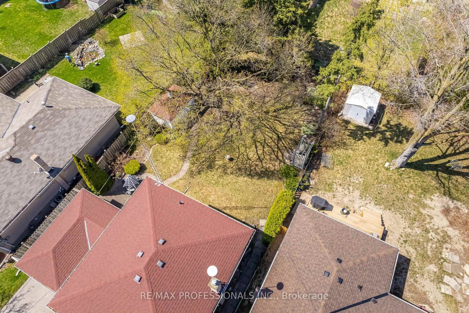 Detached House for sale at 77 Bedford Park Avenue, Richmond Hill, Ontario, L4C 2N9 - Crosby - MLS: N12680072