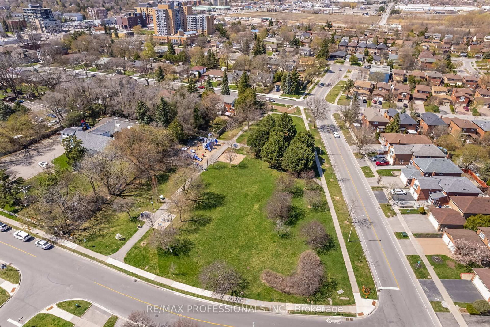 Detached House for sale at 77 Bedford Park Avenue, Richmond Hill, Ontario, L4C 2N9 - Crosby - MLS: N12680072