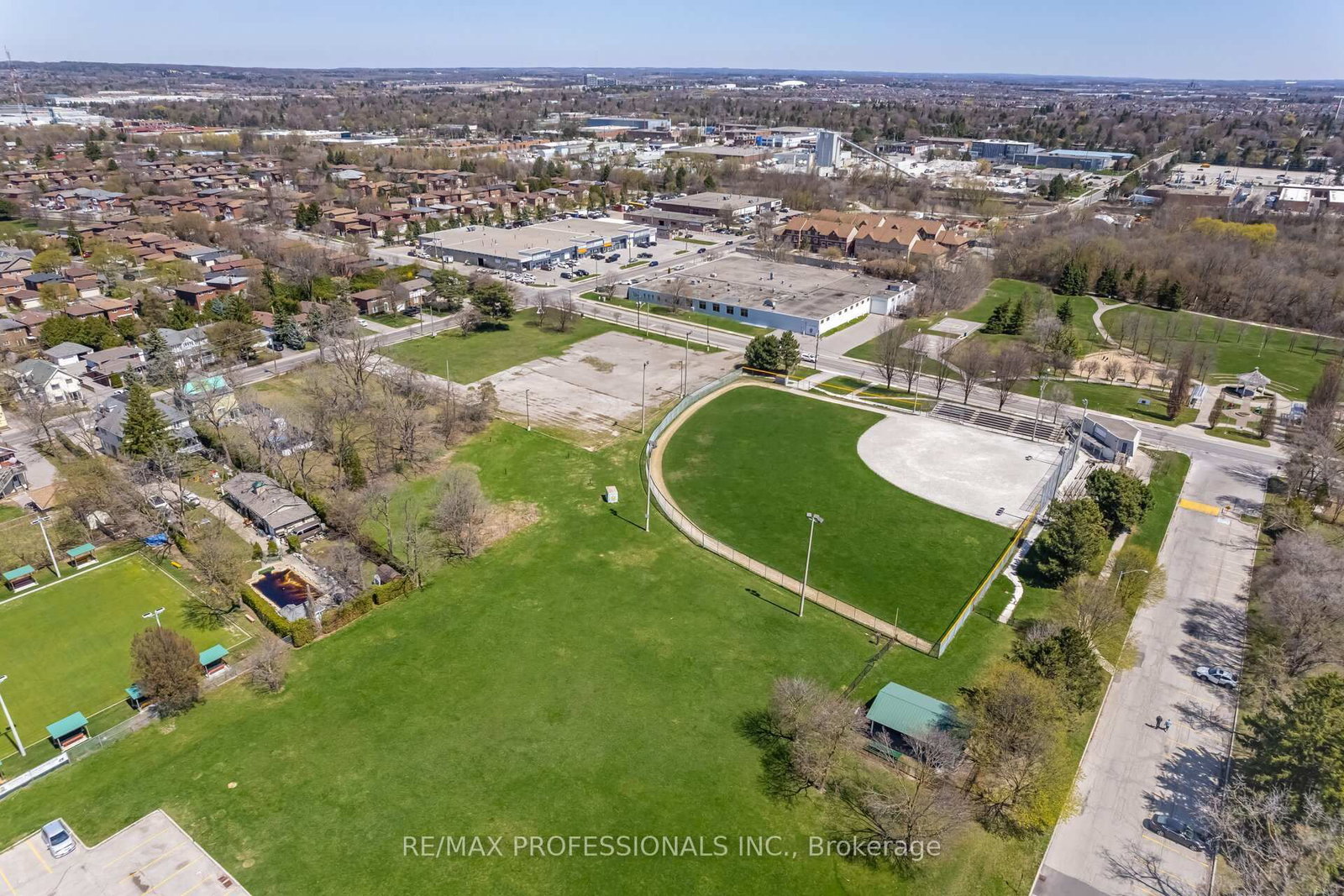 Detached House for sale at 77 Bedford Park Avenue, Richmond Hill, Ontario, L4C 2N9 - Crosby - MLS: N12680072