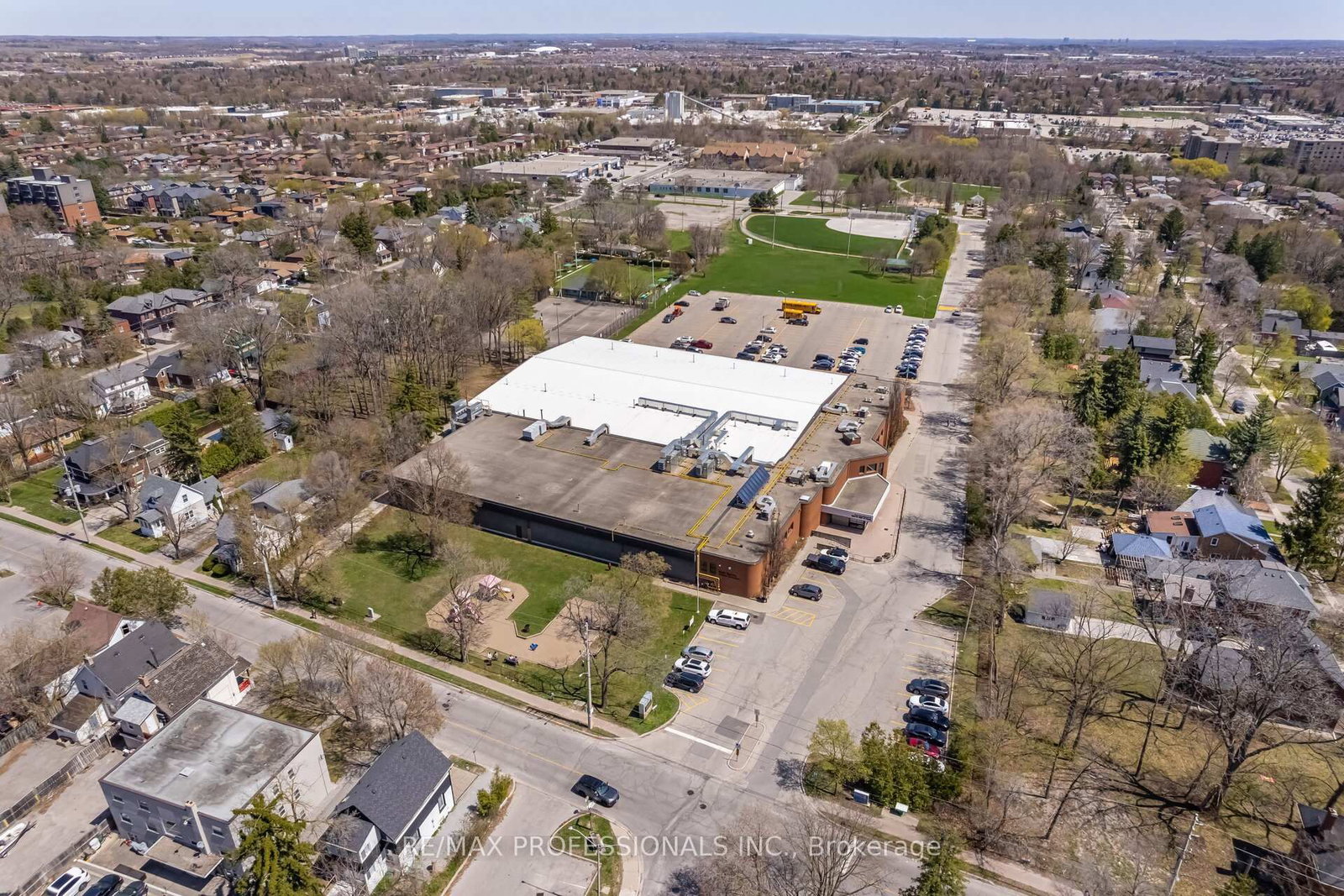 Detached House for sale at 77 Bedford Park Avenue, Richmond Hill, Ontario, L4C 2N9 - Crosby - MLS: N12680072