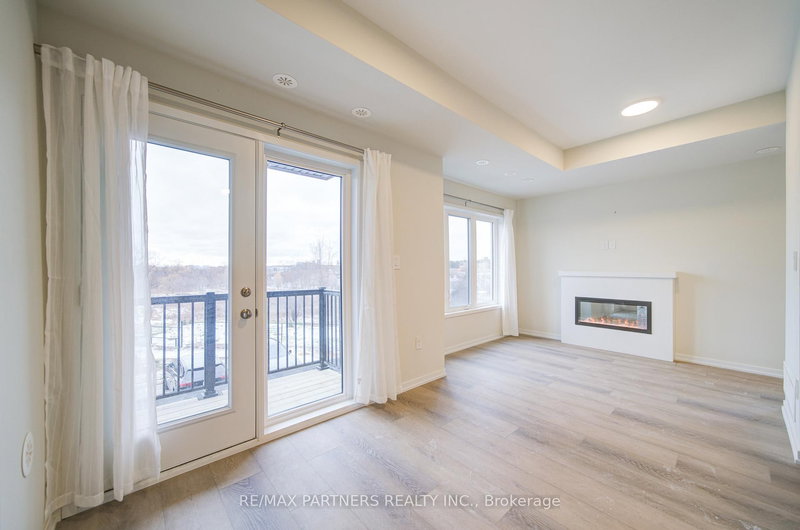 152 Matawin Lane, Richmond Hill, L4B 0H7 | Image 2