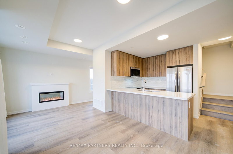 152 Matawin Lane, Richmond Hill, L4B 0H7 | Image 3