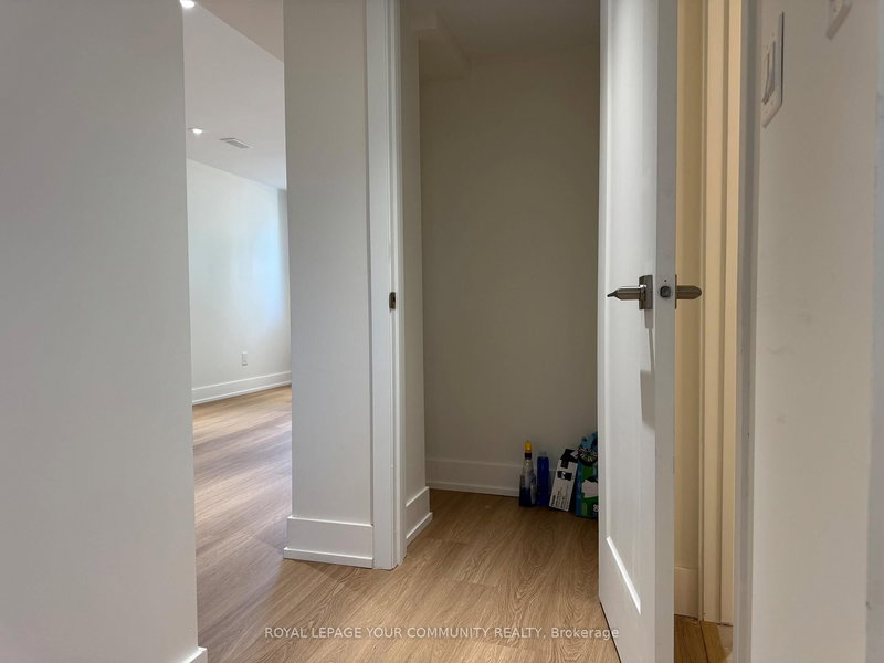 Lower 2 - 145 Harrison Dr, Newmarket, L3Y 4P5 | Image 3