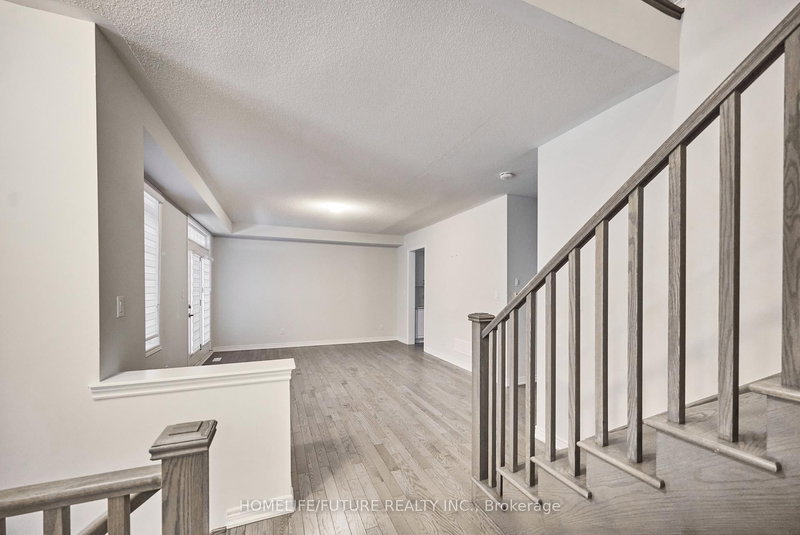 23 Faimira Ave, Georgina, L4P 0C2 | Image 2