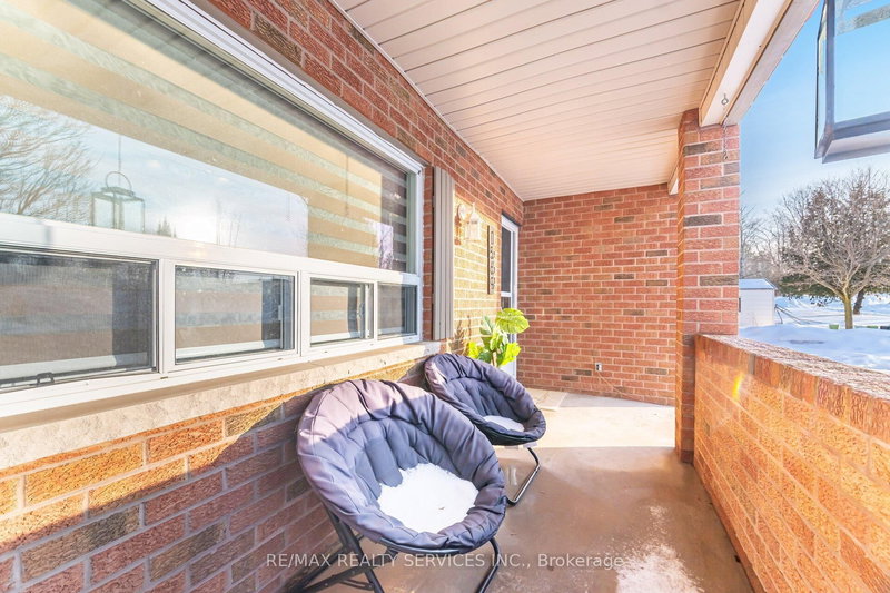 1569 Killarney Beach Rd, Innisfil, L0L 1W0 | Image 3