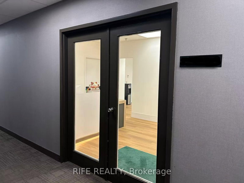 302 - 3190 Steeles Ave E, Markham, L3R 1G9 | Image 2