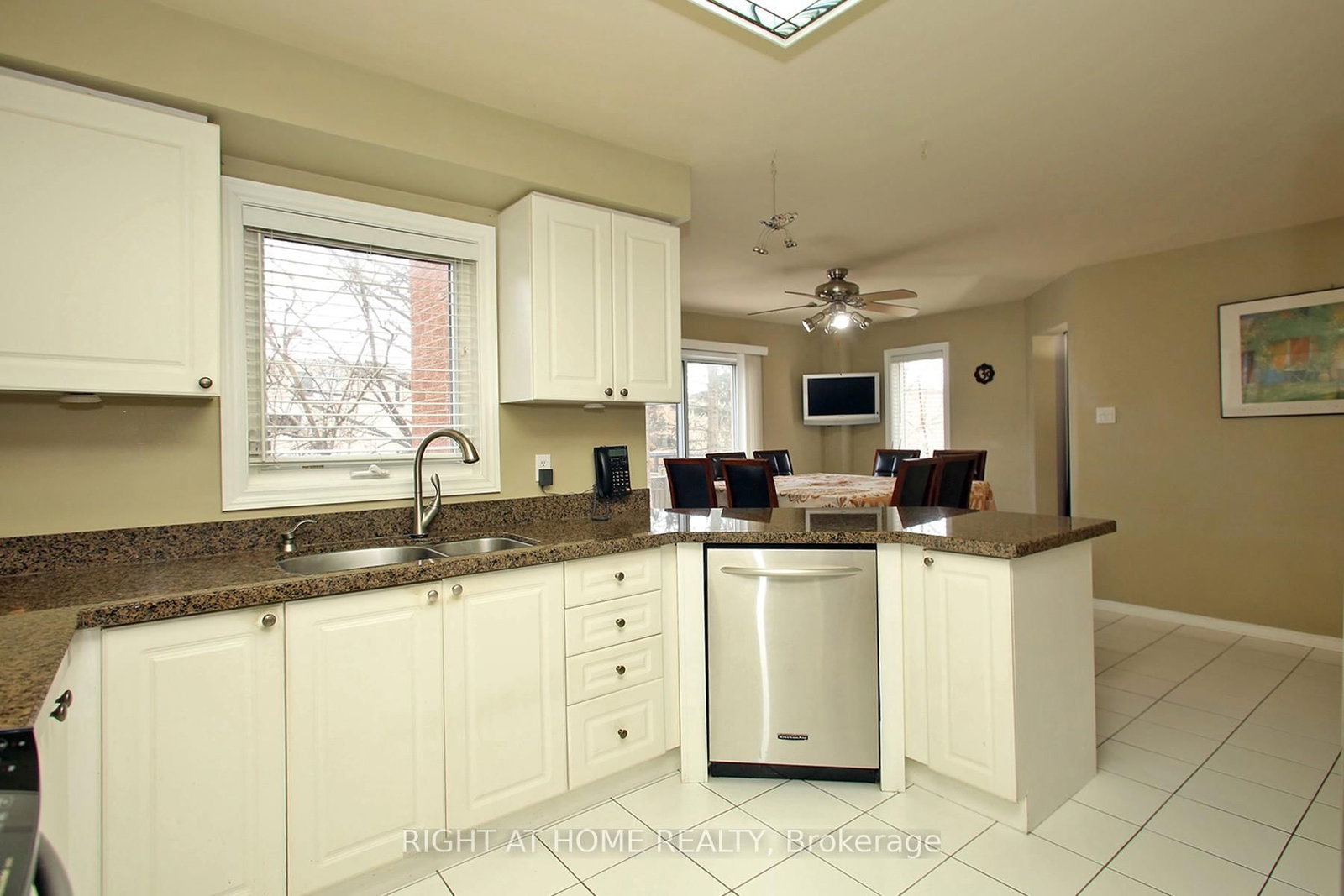 Detached House for sale at 6 Coldstream Crescent, Richmond Hill, Ontario, L4S 1E6 - Devonsleigh - MLS: N12684616