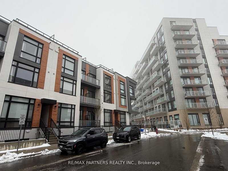 924 - 2 Steckley House Lane, Richmond Hill, L4S 0N4 | Image 2