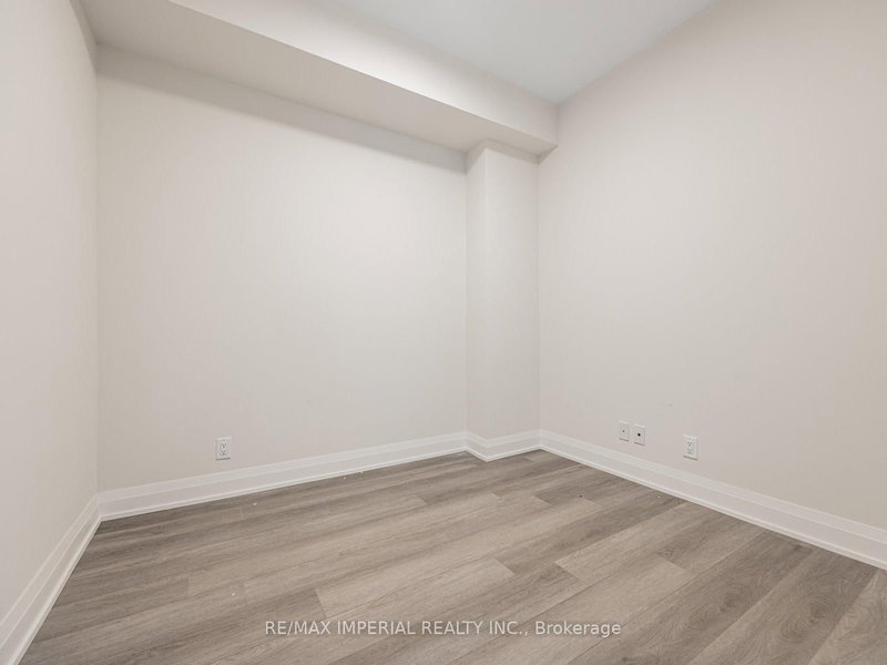 3205 - 8 Water Walk Dr, Markham, L3R 6L4 | Image 3