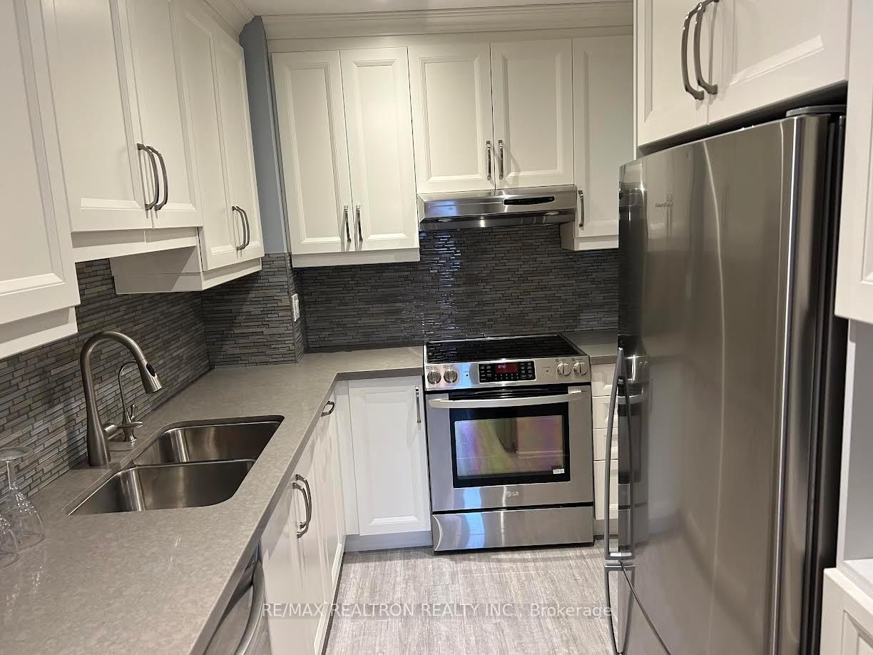 Condo for sale at 207-67 Richmond Street, Richmond Hill, Ontario, L4C 3Y3 - Mill Pond - MLS: N12686070