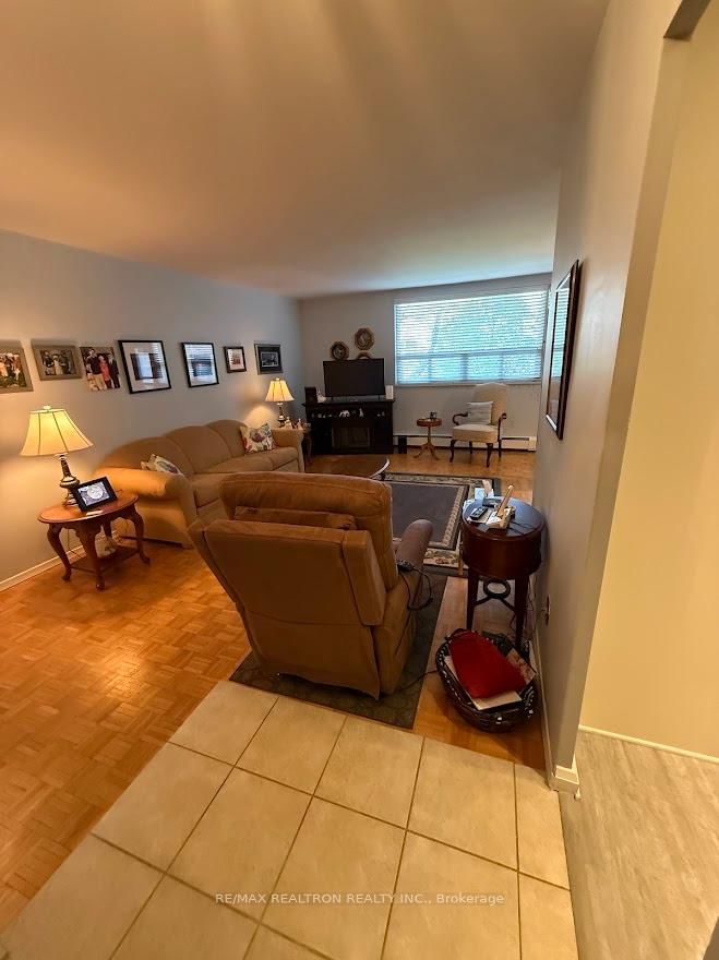 Condo for sale at 207-67 Richmond Street, Richmond Hill, Ontario, L4C 3Y3 - Mill Pond - MLS: N12686070