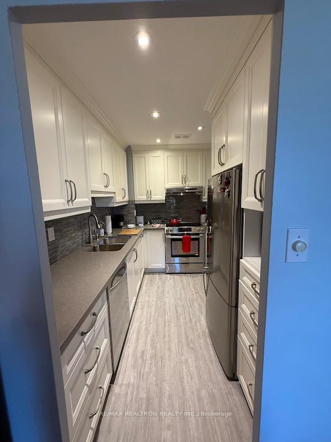 Condo for sale at 207-67 Richmond Street, Richmond Hill, Ontario, L4C 3Y3 - Mill Pond - MLS: N12686070