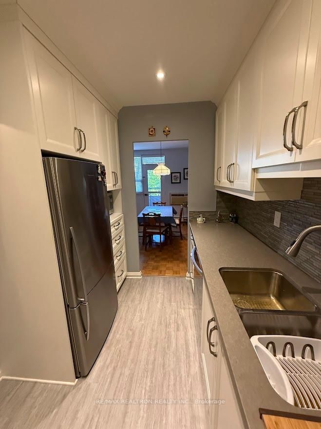 Condo for sale at 207-67 Richmond Street, Richmond Hill, Ontario, L4C 3Y3 - Mill Pond - MLS: N12686070