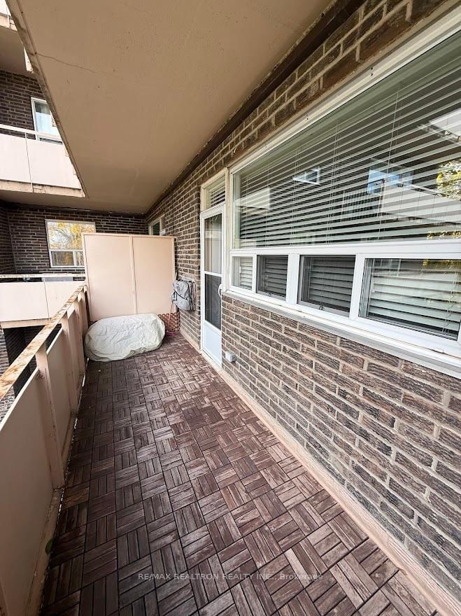 Condo for sale at 207-67 Richmond Street, Richmond Hill, Ontario, L4C 3Y3 - Mill Pond - MLS: N12686070