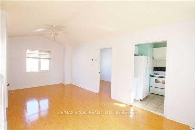 Coach H - 79 Walkerville Road