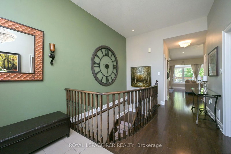 45 Hillcrest Dr, New Tecumseth, L9R 0N4 | Image 3