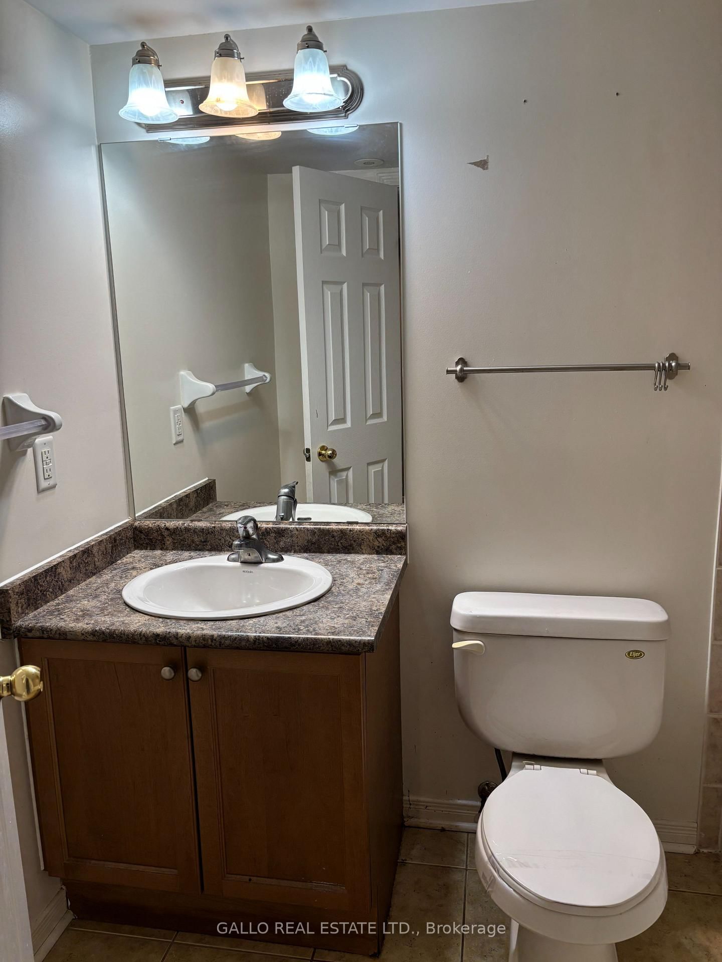 Townhouse for sale at 86-2245 Bur Oak Avenue, Markham, Ontario, L6E 0C2 - Greensborough - MLS: N12687392