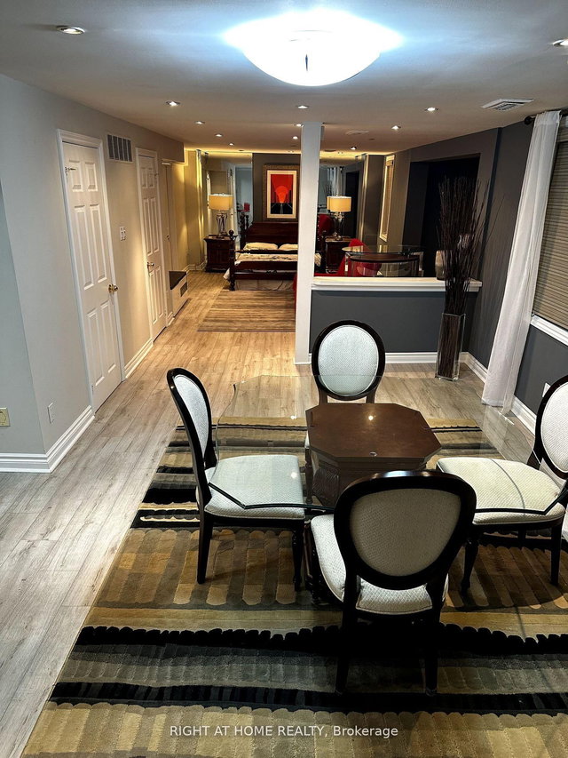 lower - 974 Creebridge Crescent