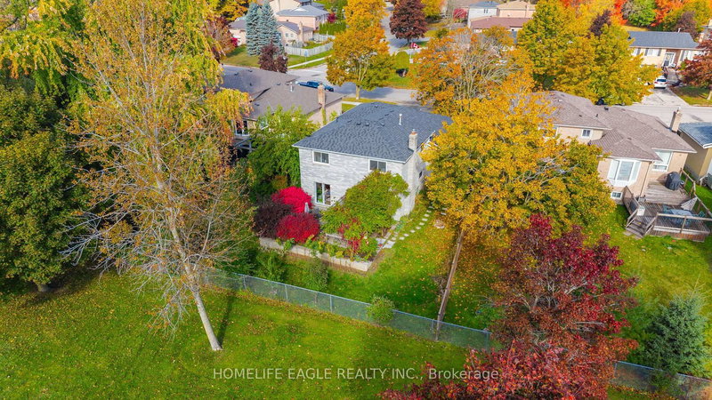 17 Beckett Ave, East Gwillimbury, L9N 1E6 | Image 2