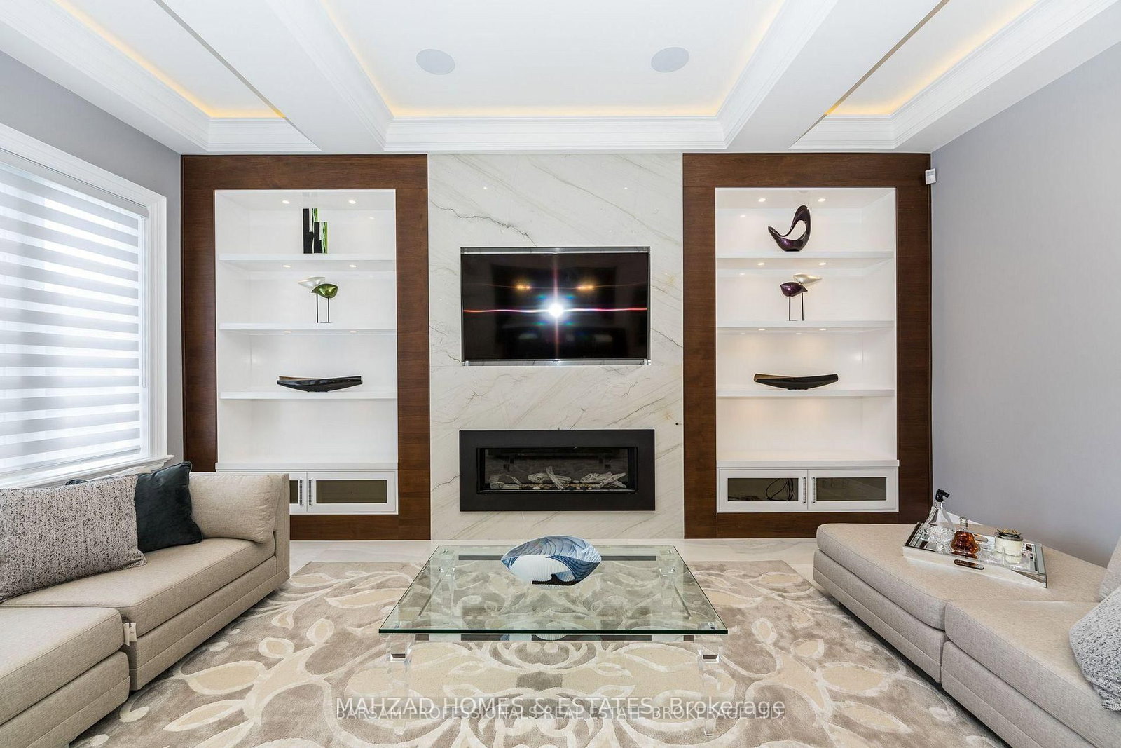 Detached House for sale at 107 Yonghurst Road, Richmond Hill, Ontario, L4C 3T3 - North Richvale - MLS: N12688040