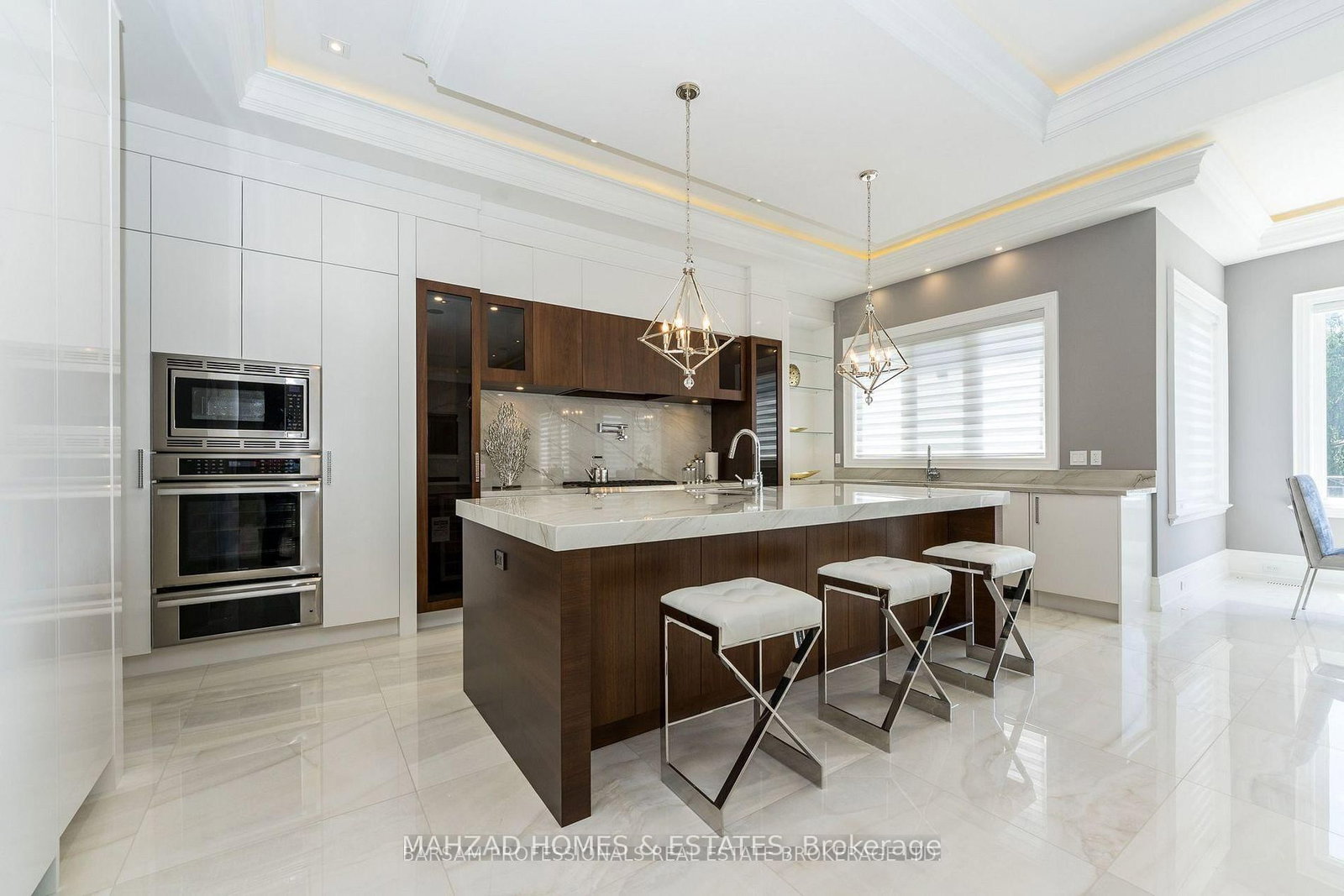 Detached House for sale at 107 Yonghurst Road, Richmond Hill, Ontario, L4C 3T3 - North Richvale - MLS: N12688040