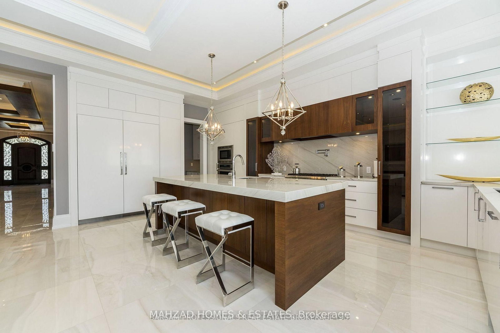 Detached House for sale at 107 Yonghurst Road, Richmond Hill, Ontario, L4C 3T3 - North Richvale - MLS: N12688040