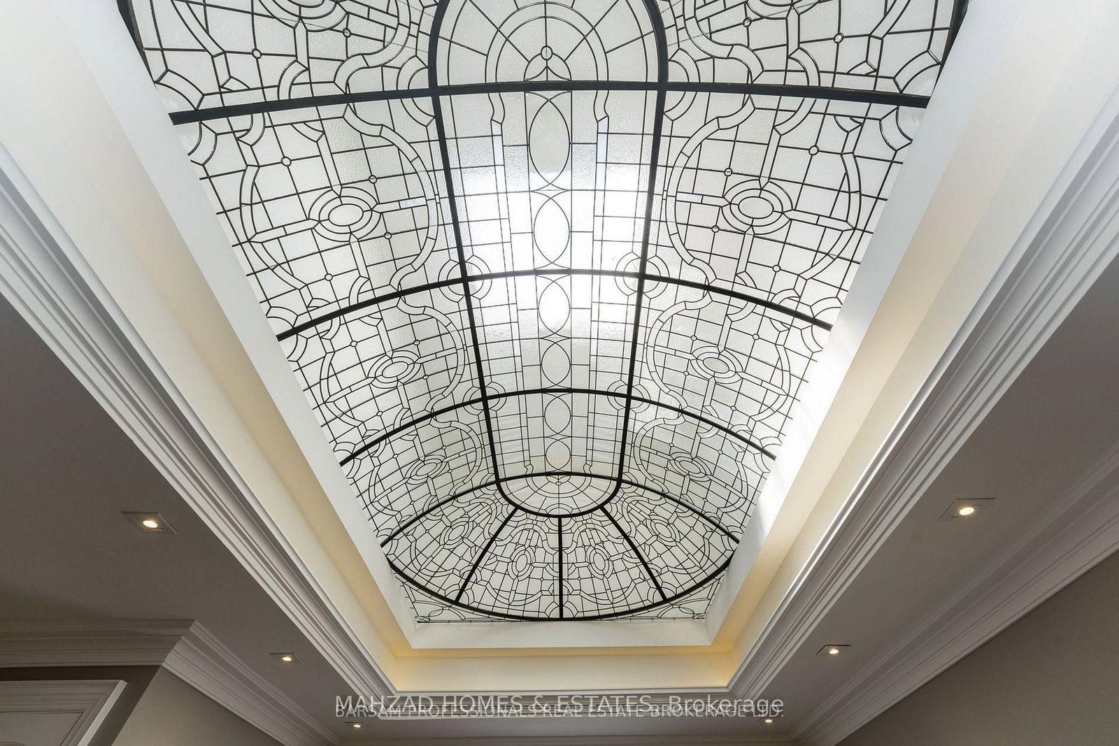 Detached House for sale at 107 Yonghurst Road, Richmond Hill, Ontario, L4C 3T3 - North Richvale - MLS: N12688040