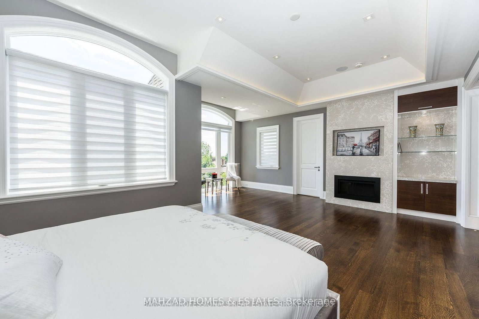 Detached House for sale at 107 Yonghurst Road, Richmond Hill, Ontario, L4C 3T3 - North Richvale - MLS: N12688040