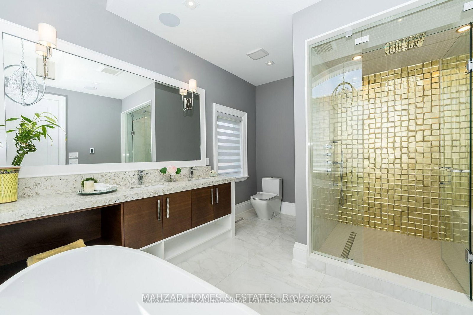 Detached House for sale at 107 Yonghurst Road, Richmond Hill, Ontario, L4C 3T3 - North Richvale - MLS: N12688040