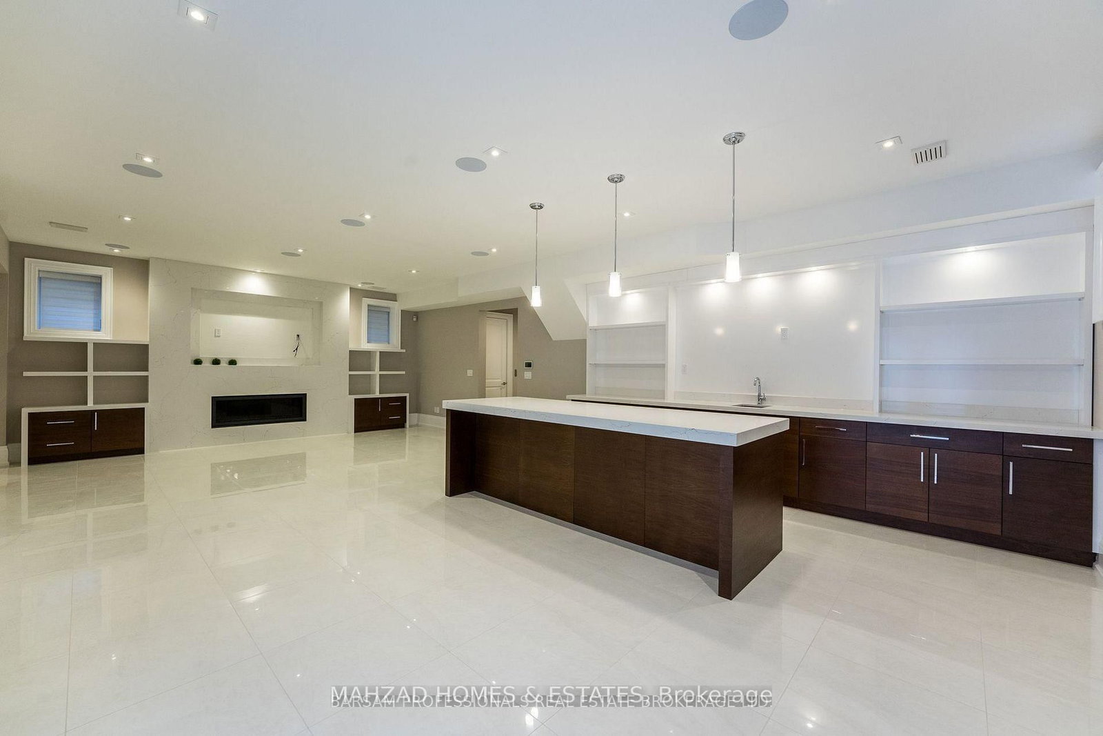 Detached House for sale at 107 Yonghurst Road, Richmond Hill, Ontario, L4C 3T3 - North Richvale - MLS: N12688040