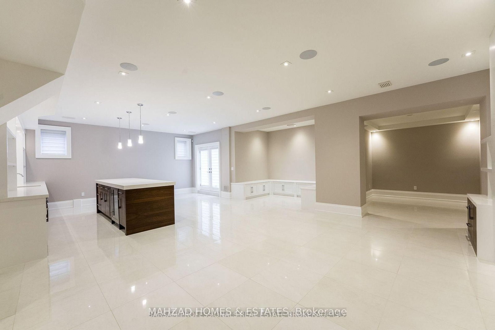 Detached House for sale at 107 Yonghurst Road, Richmond Hill, Ontario, L4C 3T3 - North Richvale - MLS: N12688040