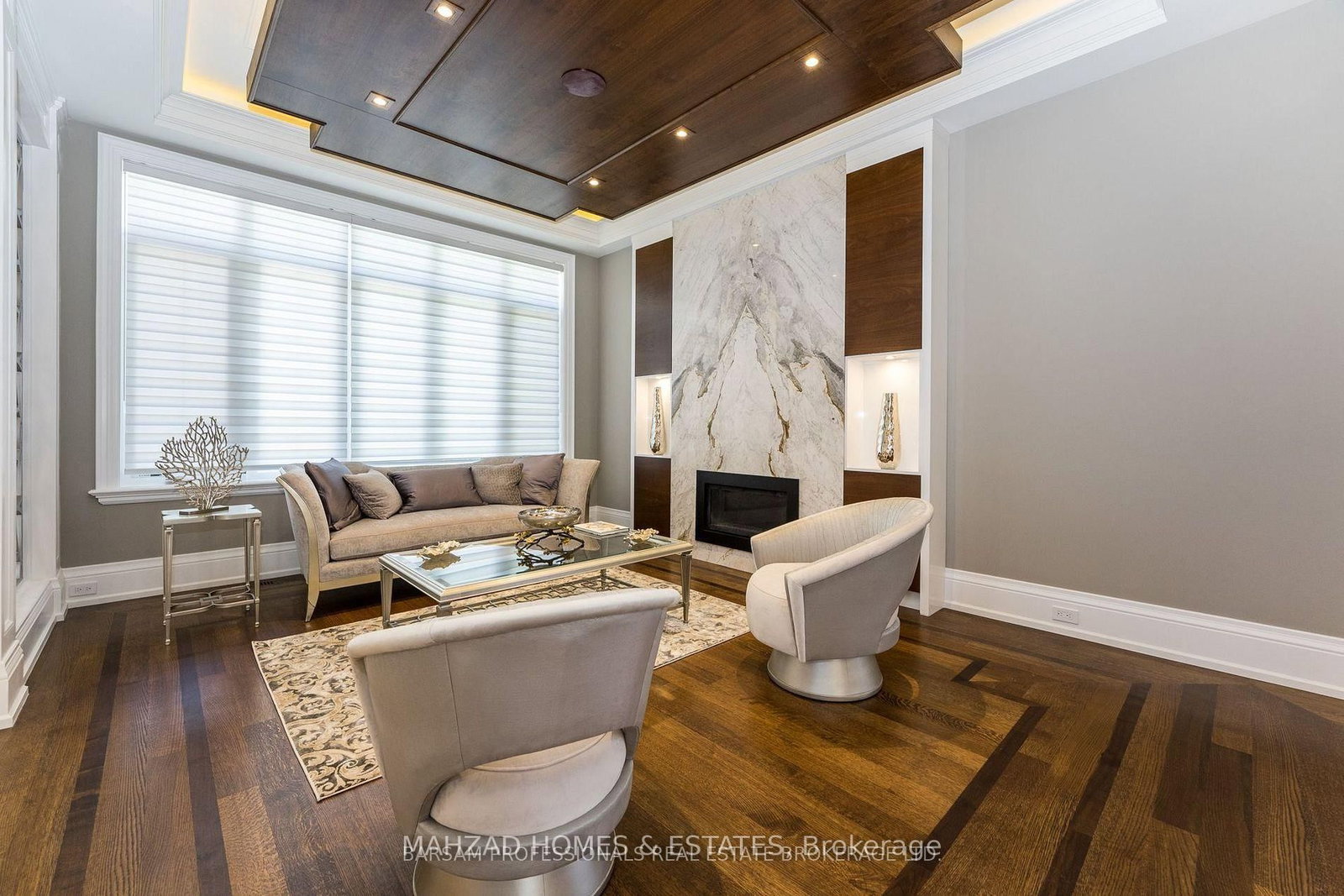 Detached House for sale at 107 Yonghurst Road, Richmond Hill, Ontario, L4C 3T3 - North Richvale - MLS: N12688040