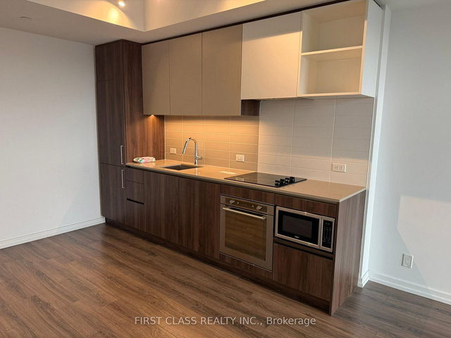 1501 - 1000 Portage Parkway