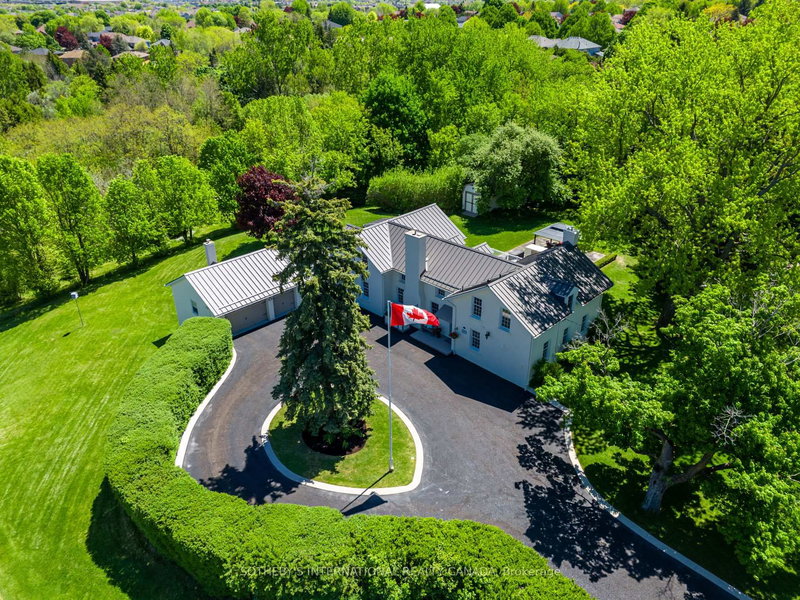 220 Old Yonge St, Aurora, L4G 6J6 | Image 2