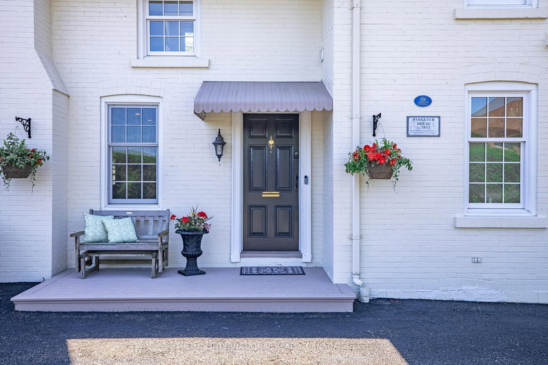 220 Old Yonge St, Aurora, L4G 6J6 | Image 3