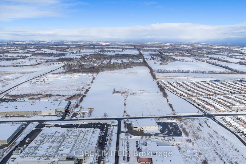 3004 Eighth Line, Bradford West Gwillimbury, L3Z 3P9 | Image 2