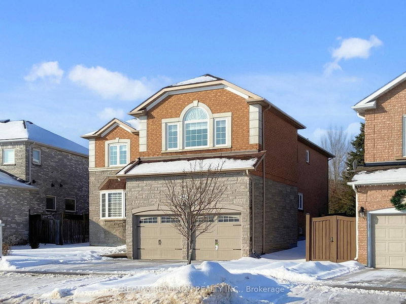 342 Brookside Rd, Richmond Hill, L4C 0G6 | Image 2