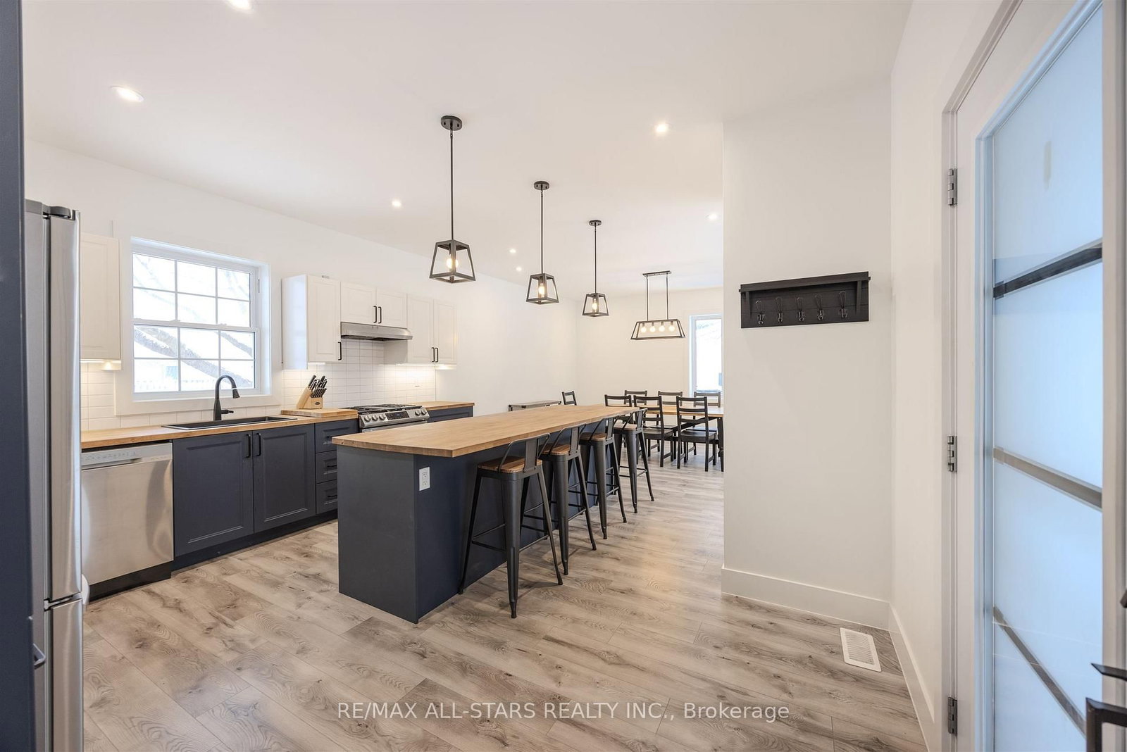 Detached House for sale at 21 Albert Street, Brock, Ontario, L0C 1H0 - Sunderland - MLS: N12691806