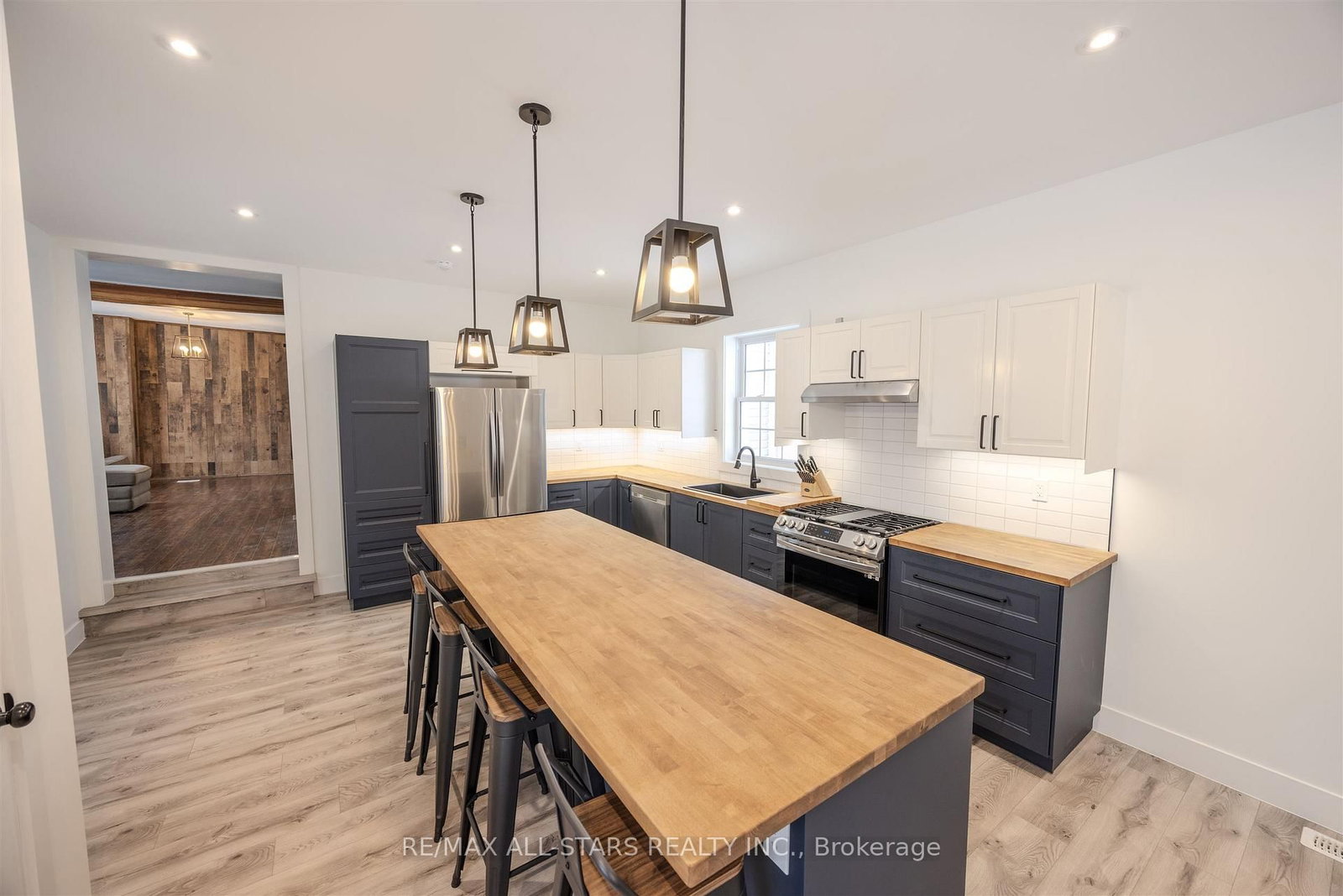 Detached House for sale at 21 Albert Street, Brock, Ontario, L0C 1H0 - Sunderland - MLS: N12691806