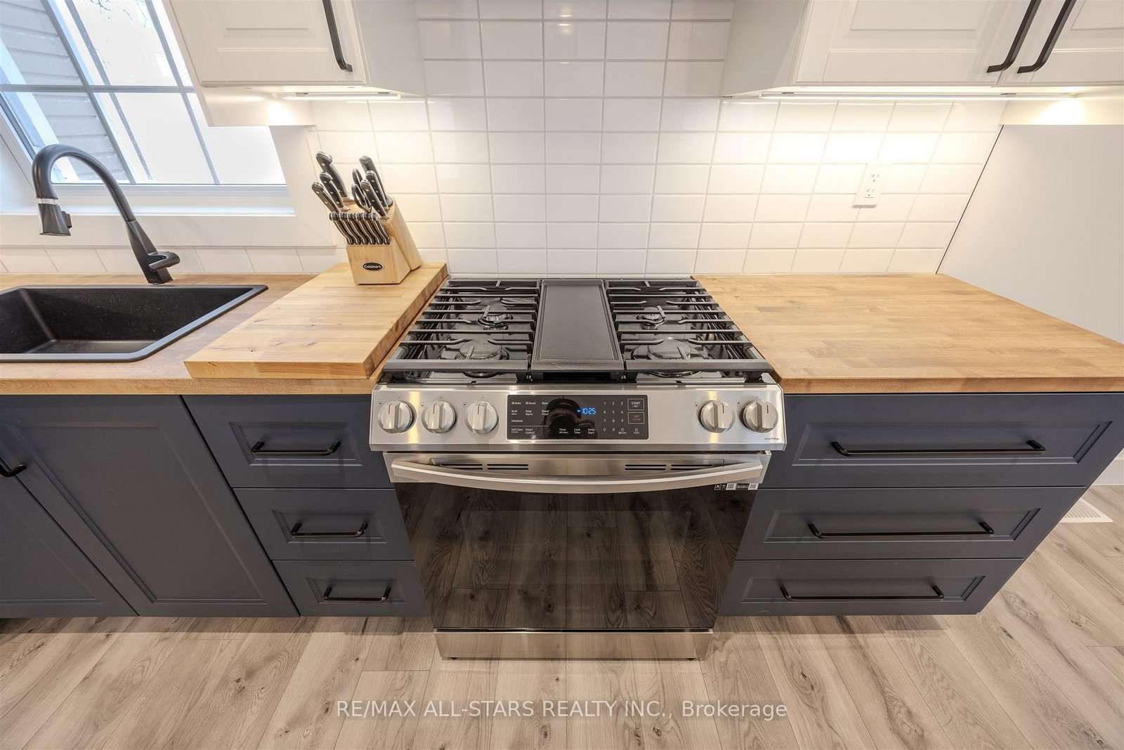 Detached House for sale at 21 Albert Street, Brock, Ontario, L0C 1H0 - Sunderland - MLS: N12691806