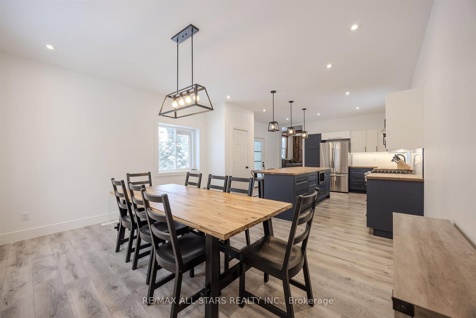 Detached House for sale at 21 Albert Street, Brock, Ontario, L0C 1H0 - Sunderland - MLS: N12691806