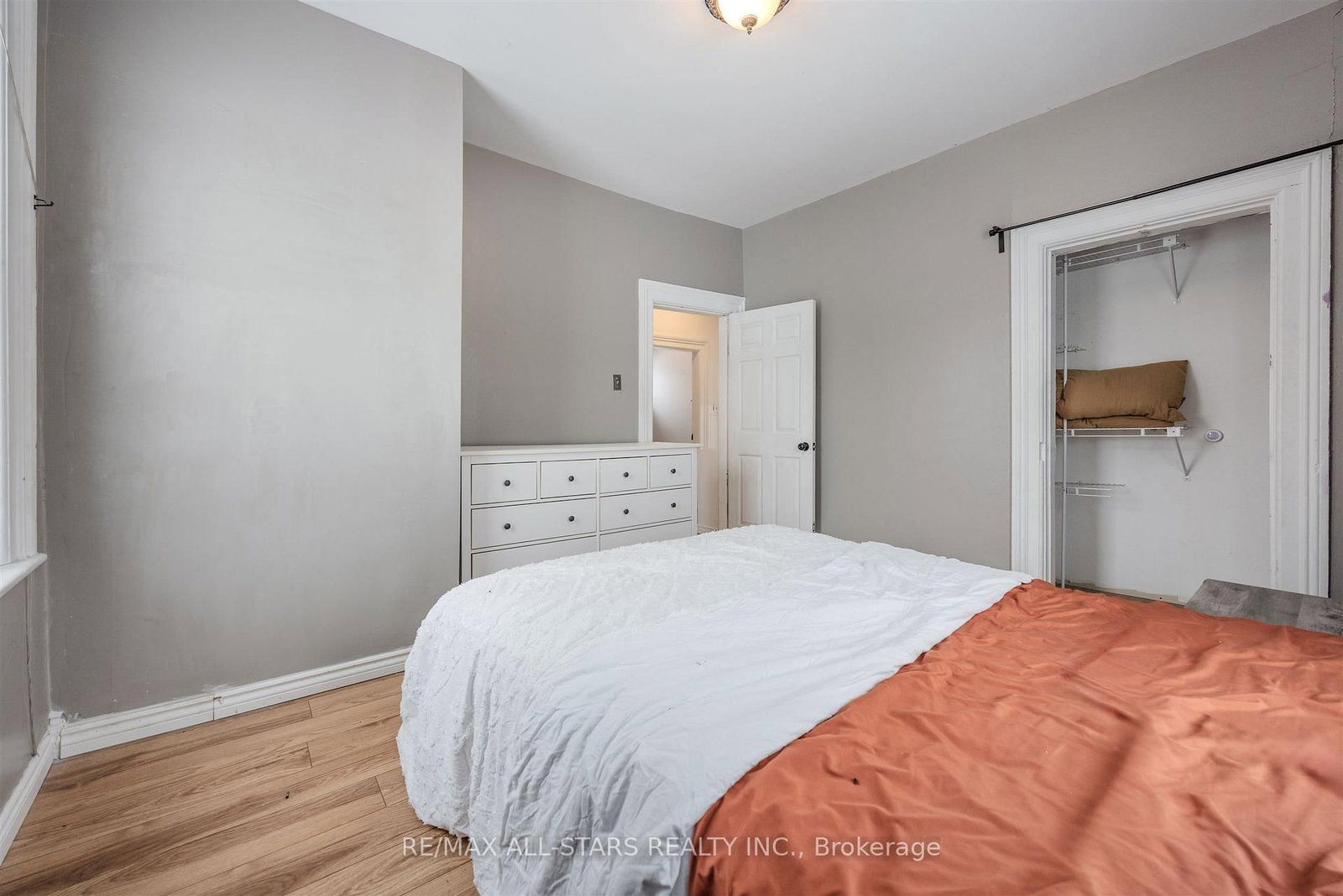 Detached House for sale at 21 Albert Street, Brock, Ontario, L0C 1H0 - Sunderland - MLS: N12691806