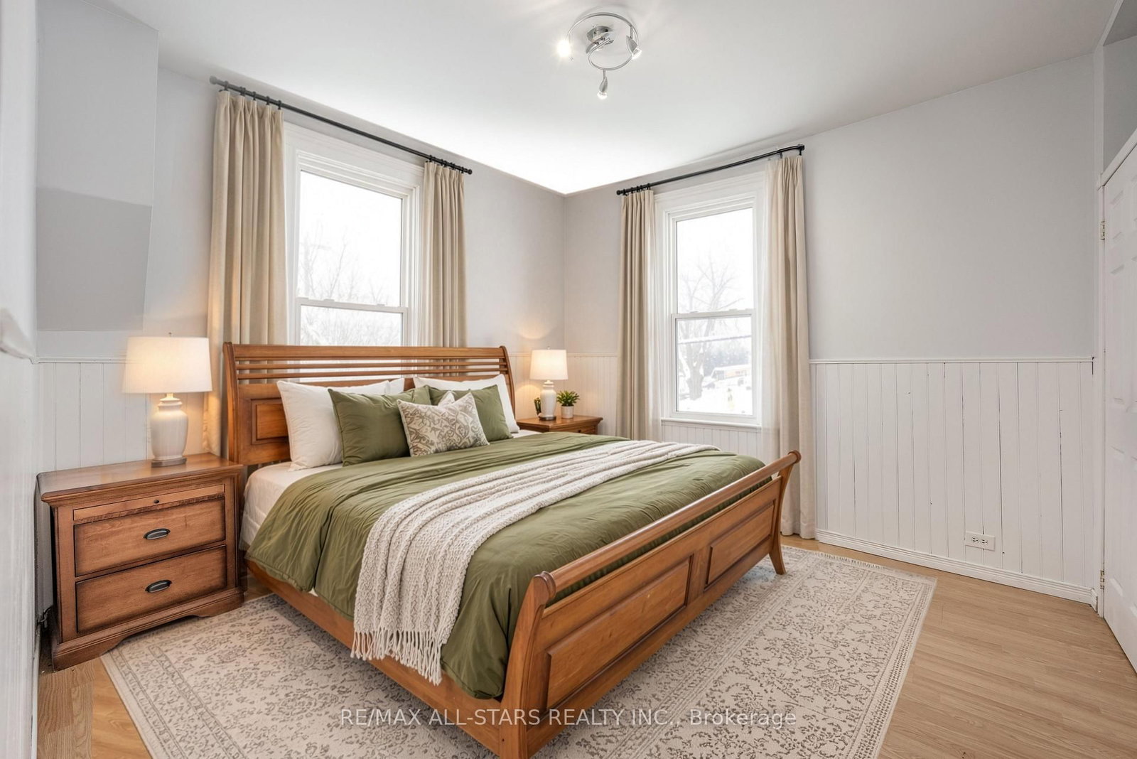 Detached House for sale at 21 Albert Street, Brock, Ontario, L0C 1H0 - Sunderland - MLS: N12691806