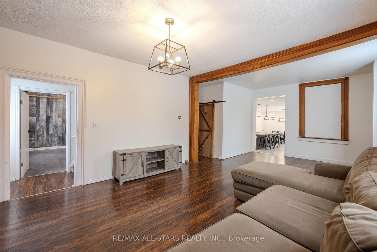 Detached House for sale at 21 Albert Street, Brock, Ontario, L0C 1H0 - Sunderland - MLS: N12691806