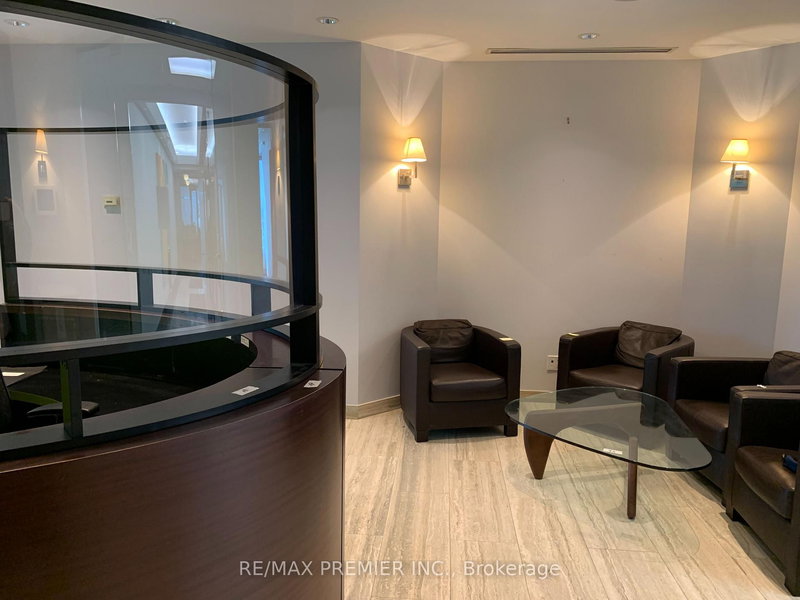 600-39 - 3300 Highway 7 Dr W, Vaughan, L4L 1A6 | Image 3