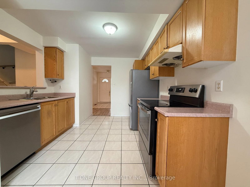 90 Bridlepath St, Richmond Hill, L4S 1S2 | Image 2