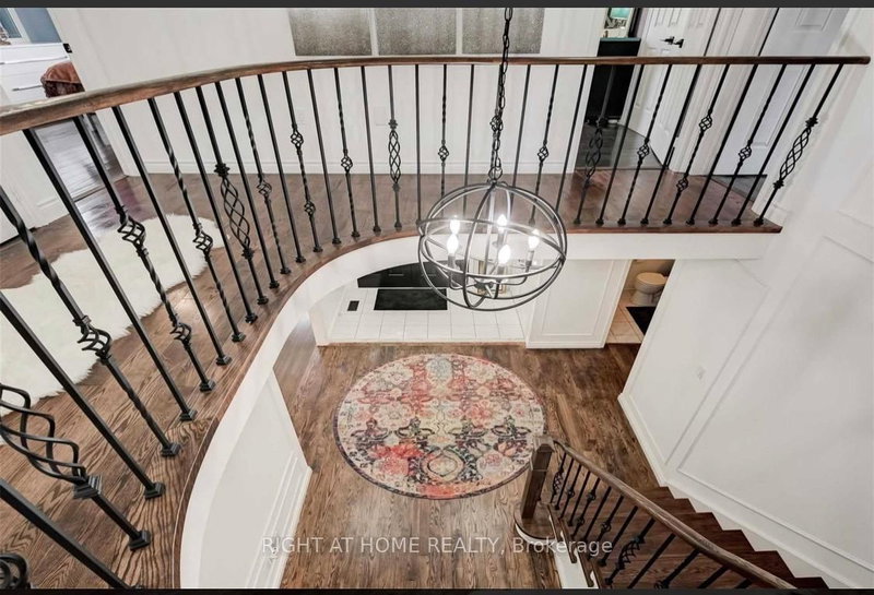 236 McCaffrey Rd, Newmarket, L3X 1J3 | Image 3