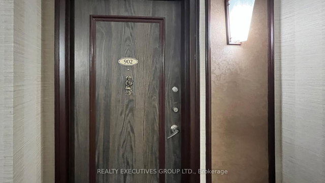 902 - 8111 Yonge Street