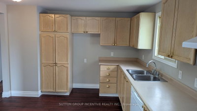 49 ROYAL OAK Drive • Innisfil, ON photo 3
